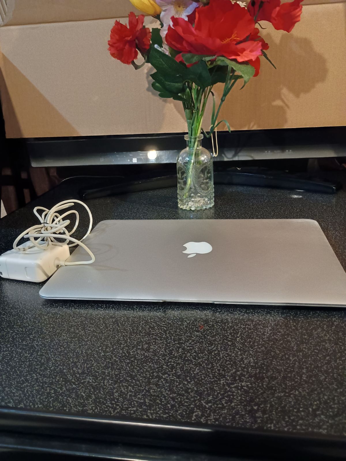 動作確認済みのMacBook Air (13インチ, Early 2015)保証なし送料込み