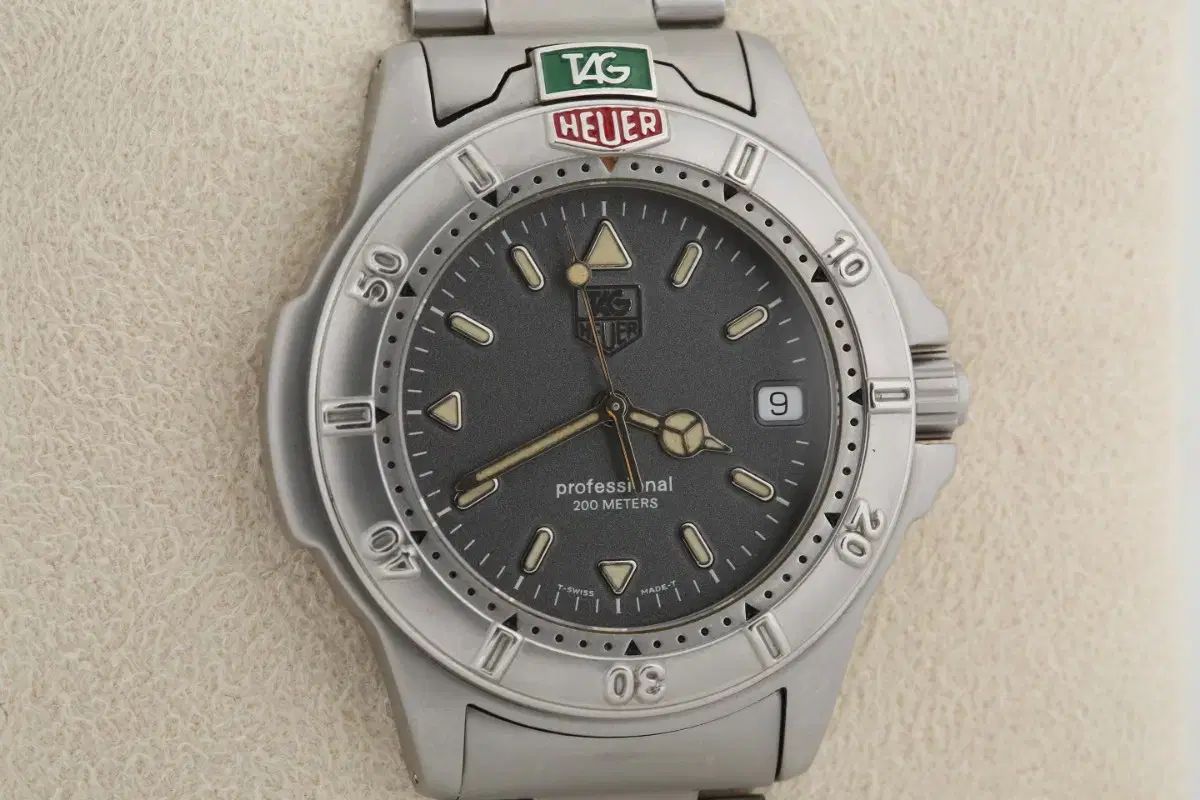 TAG Heuer タグ・ホイヤー 4000 200m メタリック グレー ダイアル 