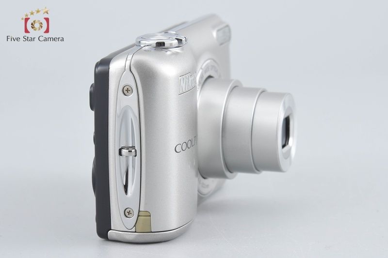 カメラ、光学機器 Nikon COOLPIX L26 Silver コンパクトデジタルカメラ