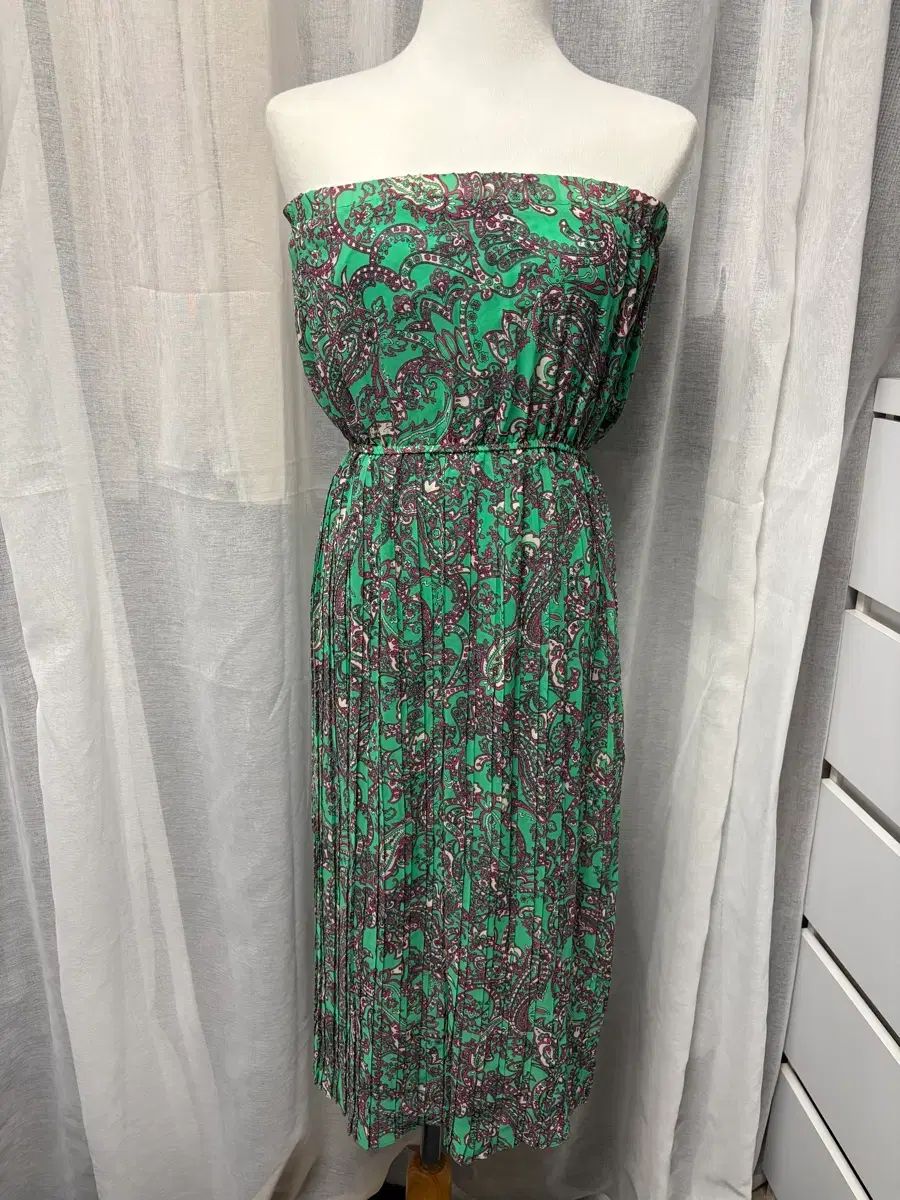 ベイズリーパータン グリーン チューブトップ ワンピース - メルカリ