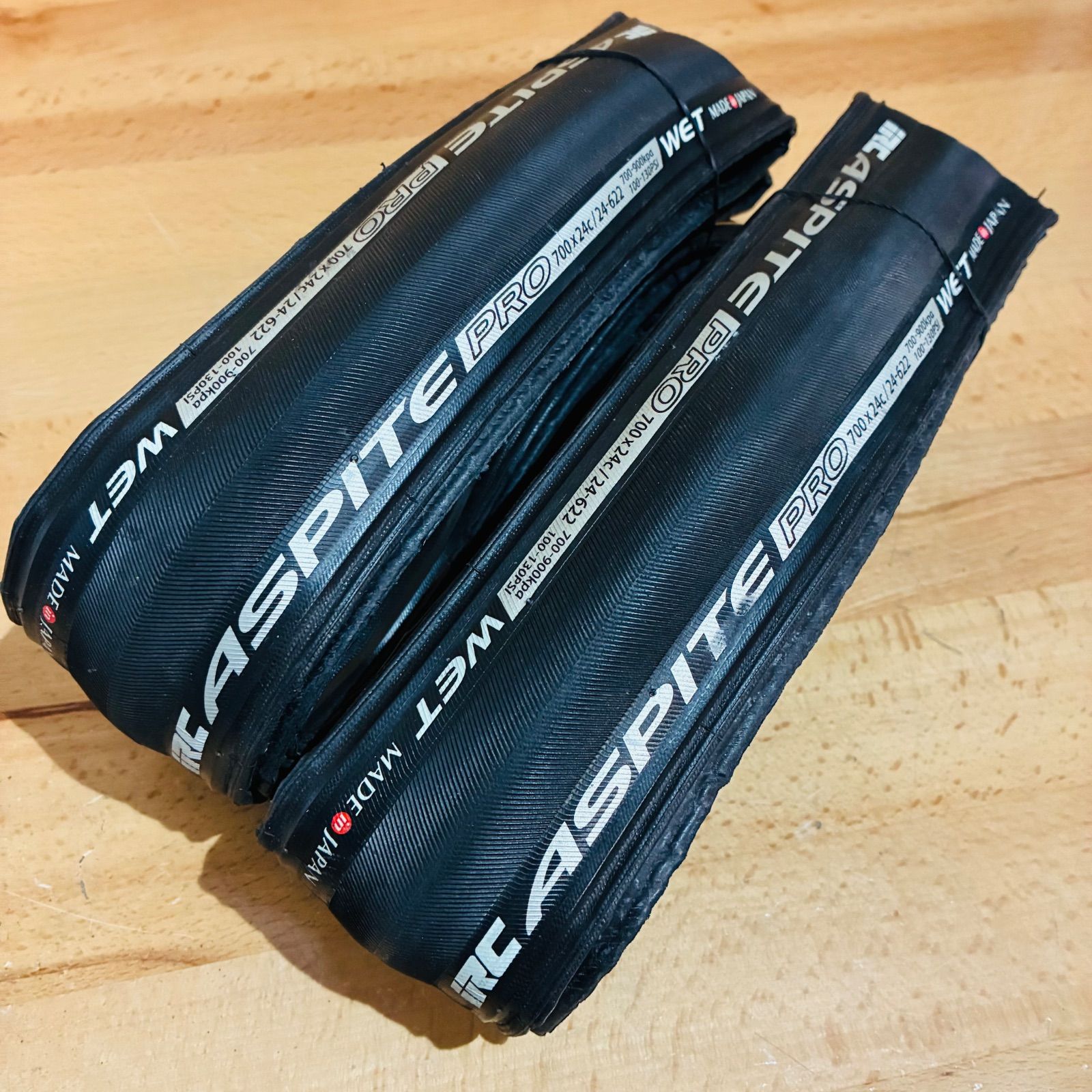 中古品】 IRC ASPITE PRO 700×24c WET 24-622 wo クリンチャー タイヤ