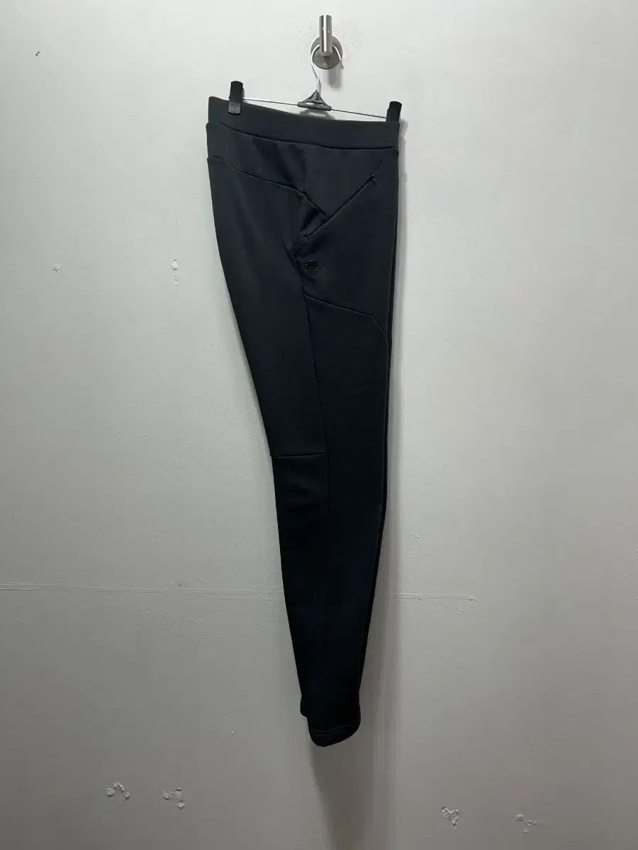 デサント ブラック トレーナー ズボン M