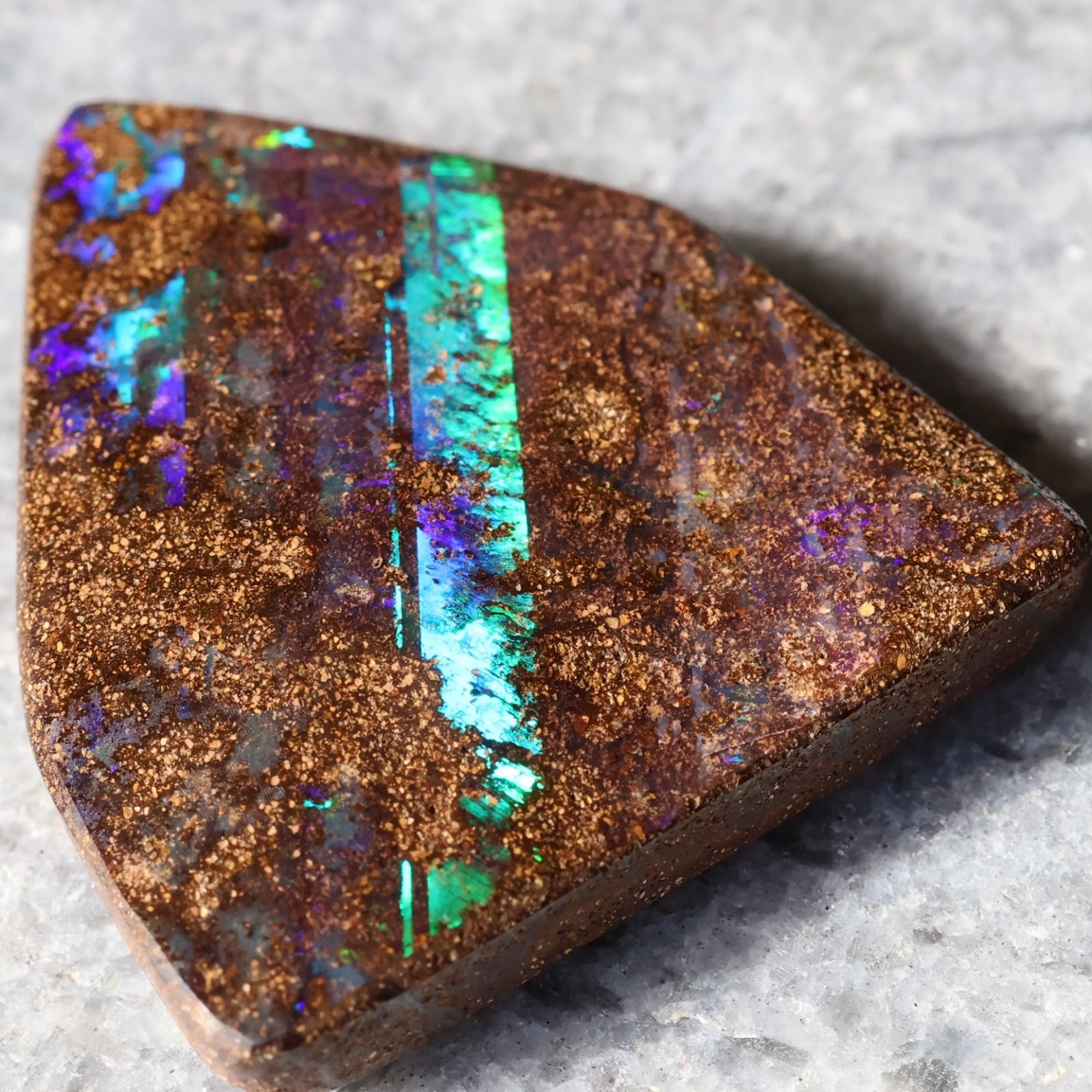 天然ボルダーオパール 42.77ct クイーンズランド産 オーストラリア産