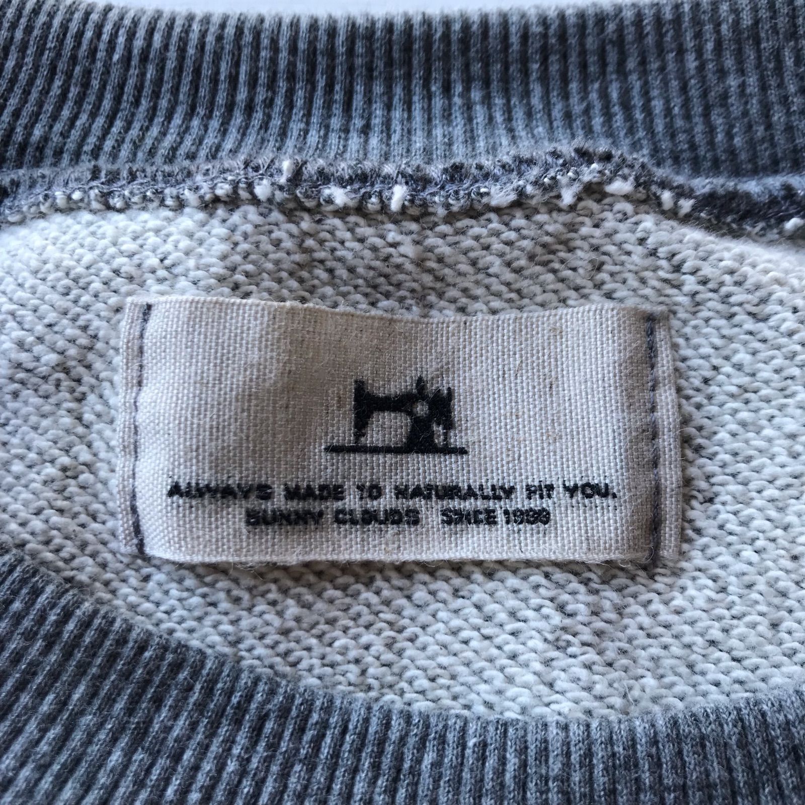 Sunny clouds うさぎの三兄弟 スウェットトレーナー メンズ LB グレー