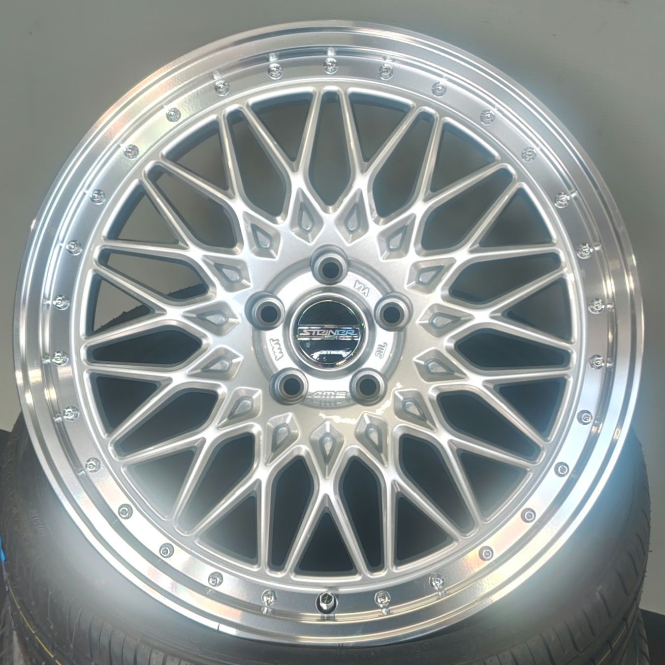 130マークX / クラウン シュタイナーFTX 19インチタイヤセット 8J4本 