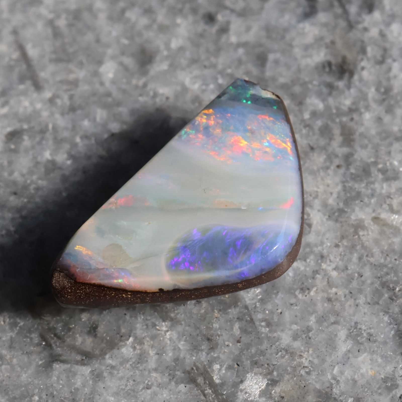 天然ボルダーオパール 7.66ct ラフカット クイーンズランド産