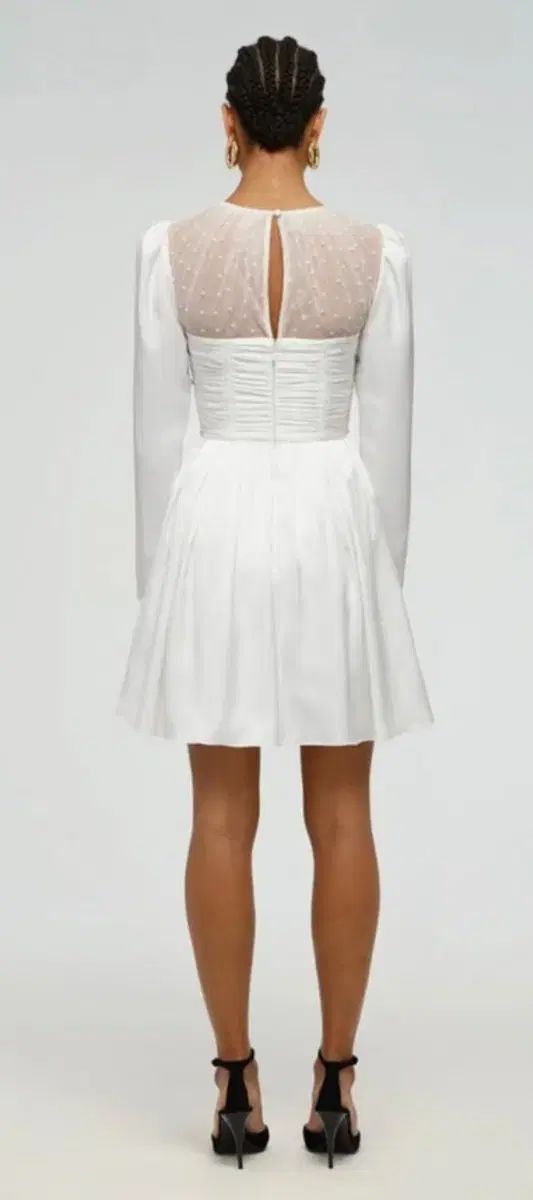 SELF PORTRAIT セルフ・ポートレイト 白 ONE PIECE uk6 - メルカリ