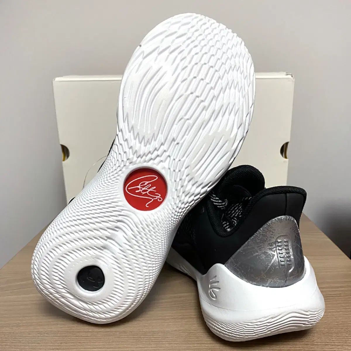 新品) UNDER ARMOUR アンダーアーマー curry カリー 11 Bruce Lee ブ