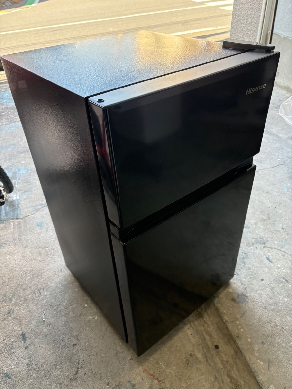 高年式】2025年製 Hisense 2ドア冷蔵庫 HR-K91HB - メルカリ