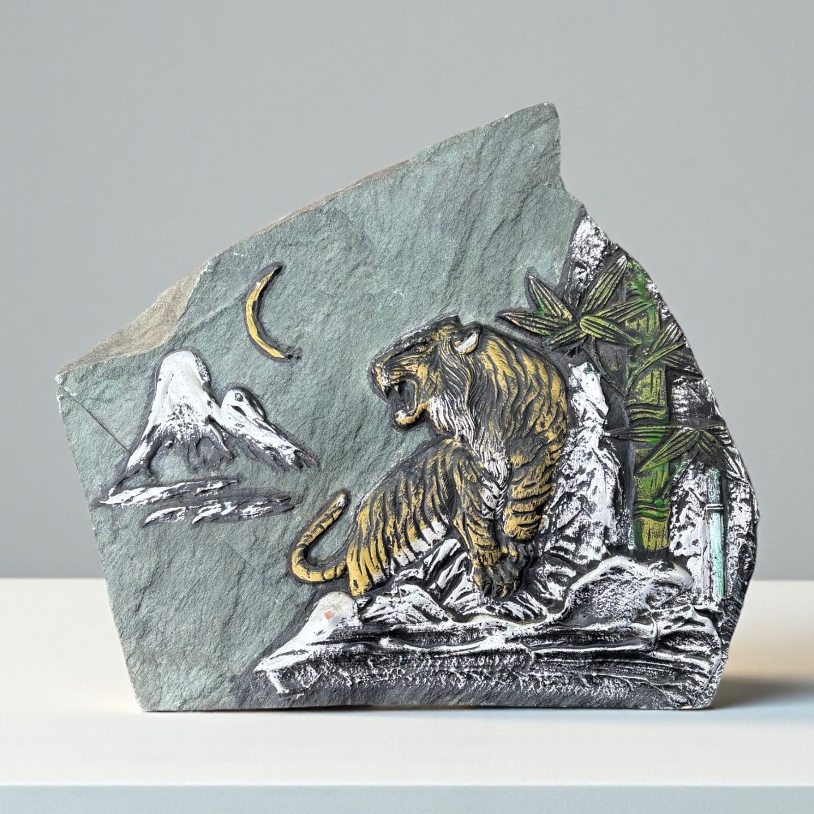 石彫刻 山月竹虎図 石板 レリーフ 石彫り 置物 石 縁起物 インテリア