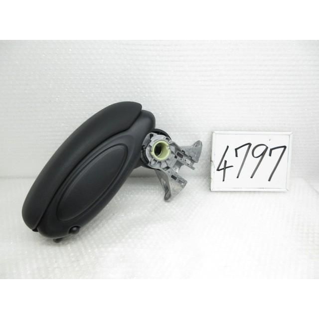 2020年 BMW ミニ F55 DBA-XU15M アームレスト 1254667 206511 4797