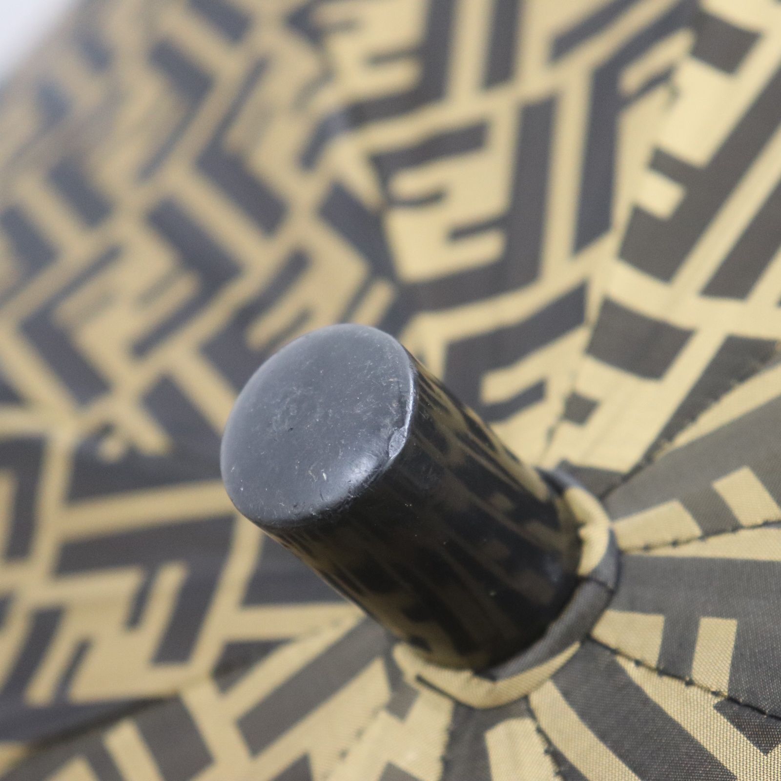 IT5PGHNZN54G FENDI フェンディ ズッカ柄 傘 アンブレラ 雨傘 長傘