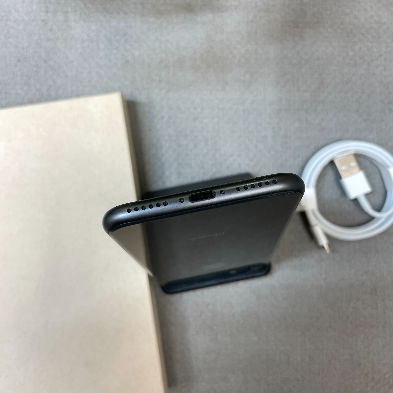 iPhone8 スペースグレイ 64GB 国内版SIMフリー送料無料 - メルカリ