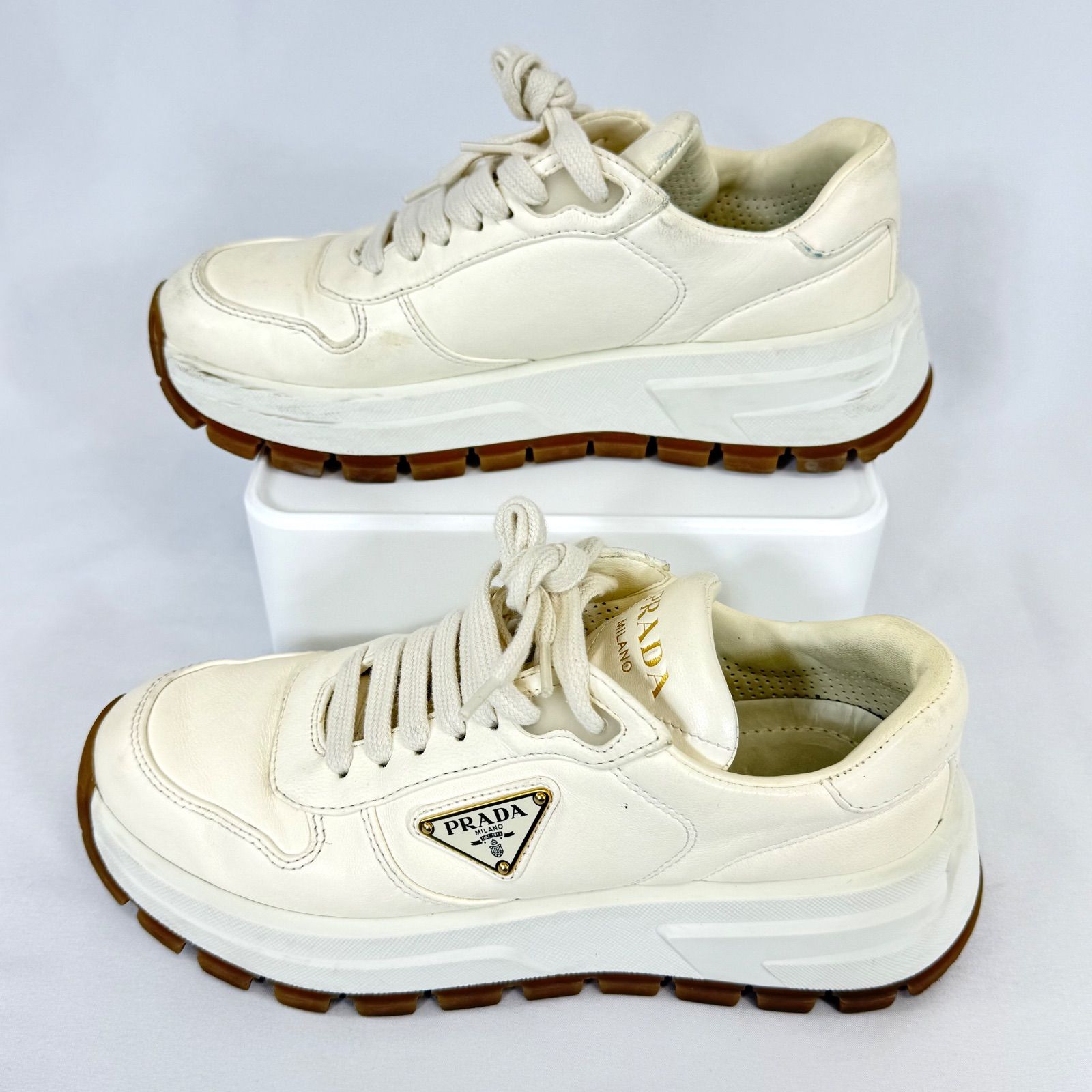人気 現行モデル・美品】PRADA プラダ レザー Prax 01 レザー レース 