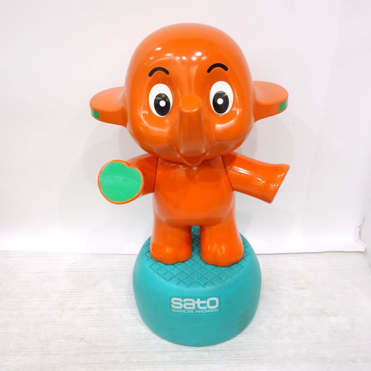 佐藤製薬 サトちゃん 店頭用人形 ディスプレイ 大型 ※現状品 - メルカリ