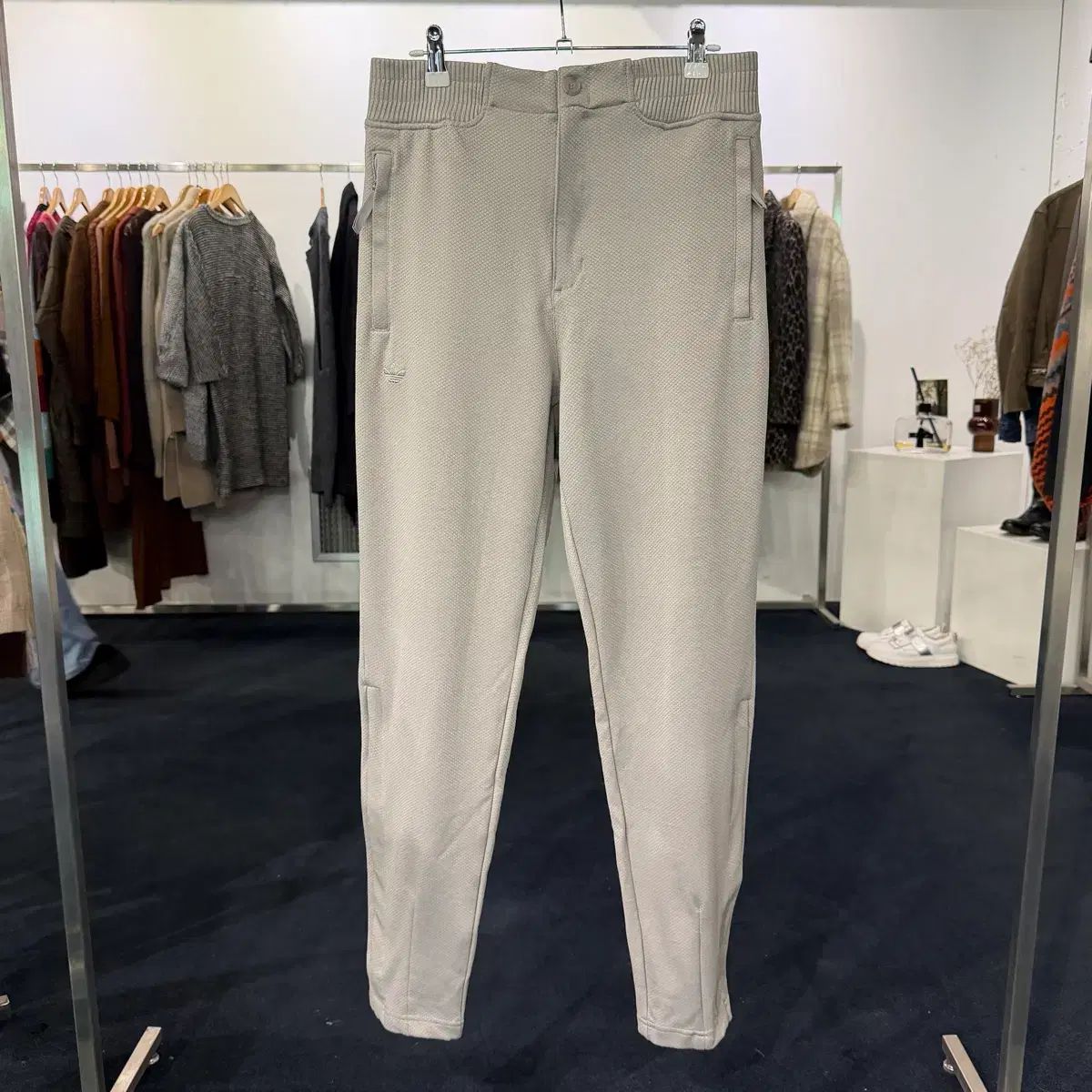 S アディダス スペツィアル トラックパンツ