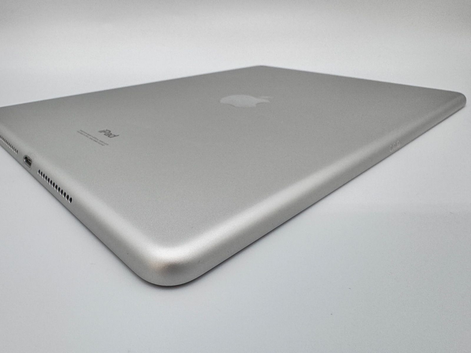 IJ8# iPad 第8世代 Wi-Fiモデル 32GB シルバー - メルカリ
