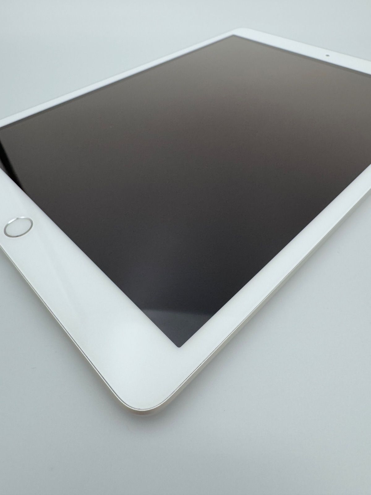IJ9# iPad 第8世代 Wi-Fiモデル 32GB シルバー - メルカリ