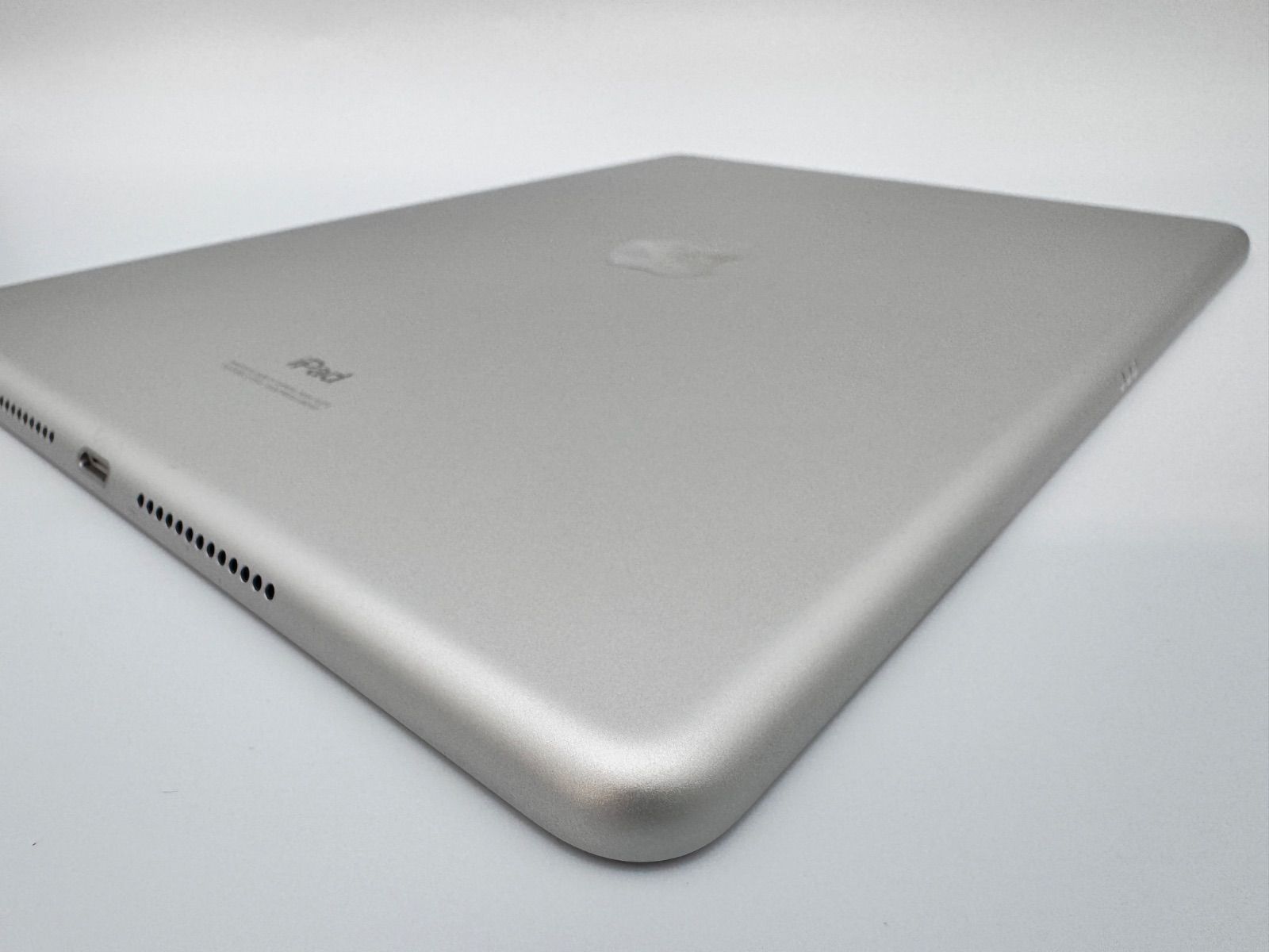 IJ9# iPad 第8世代 Wi-Fiモデル 32GB シルバー - メルカリ