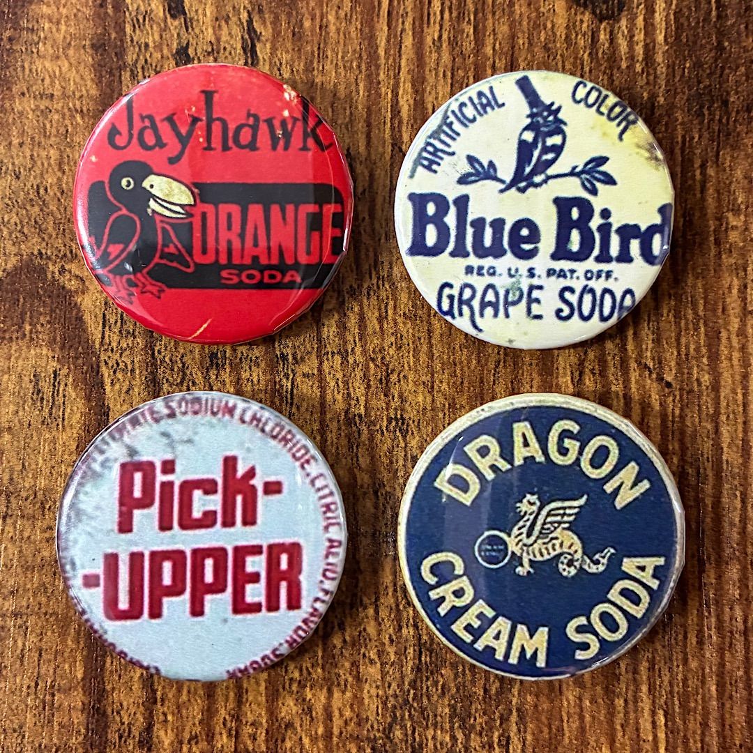 缶バッジ】4種セット SODA等 USヴィンテージ風 アメリカン雑貨 缶