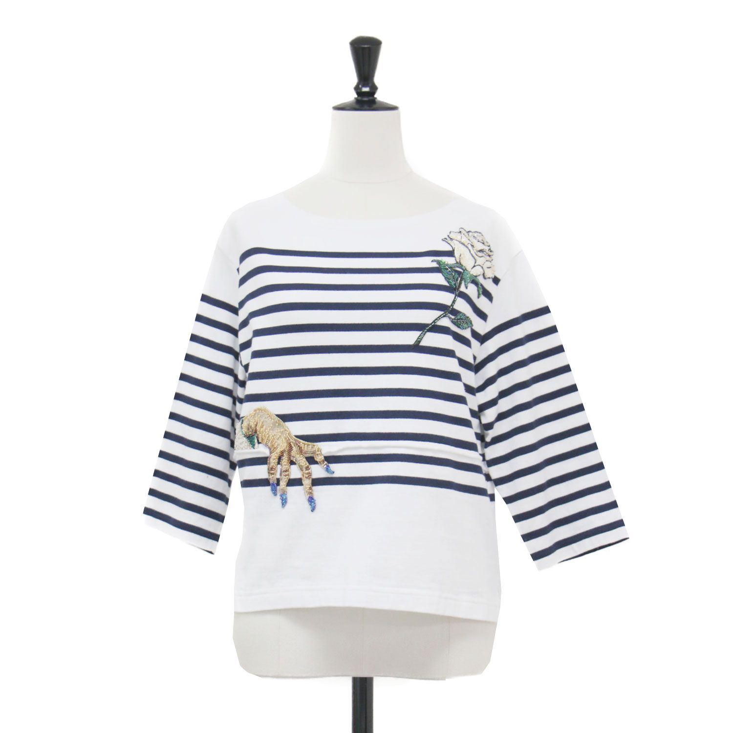 UNDERCOVER アンダーカバー Tシャツ ホワイト ネイビー 白紺 | 25春夏 伊勢丹新宿店限定 リメイク ボーダー Tシャツ / カットソー バスクシャツ 七分袖 ボートネックビーズ刺繍 コットン | トップス【レディース】【中古】 UNDERCOVER アンダーカバー Tシャツ ホワイト ネイビー 白紺 | 25春夏
