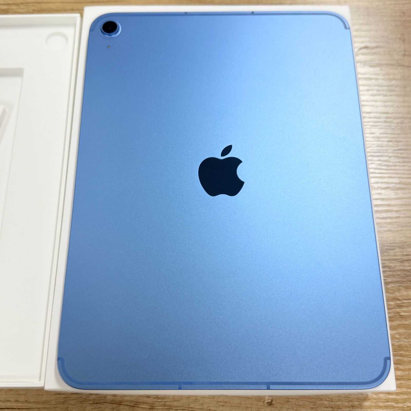iPad A16 128GB セルラー SIMフリー 青 - メルカリ