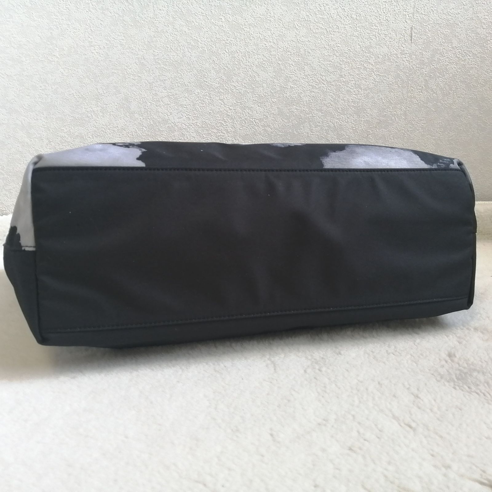 未使用タグ付☆ディーゼル トートバッグ ロゴペイント 肩掛け ブラック