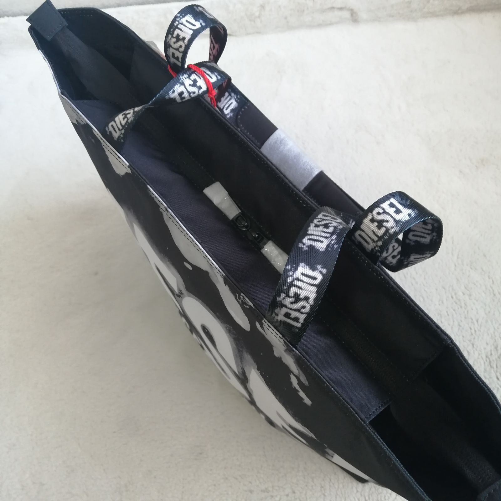 未使用タグ付☆ディーゼル トートバッグ ロゴペイント 肩掛け ブラック