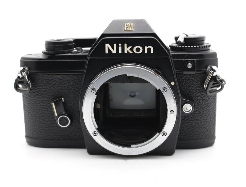 □完動品 Nikon EM フィルム一眼レフカメラ - メルカリ
