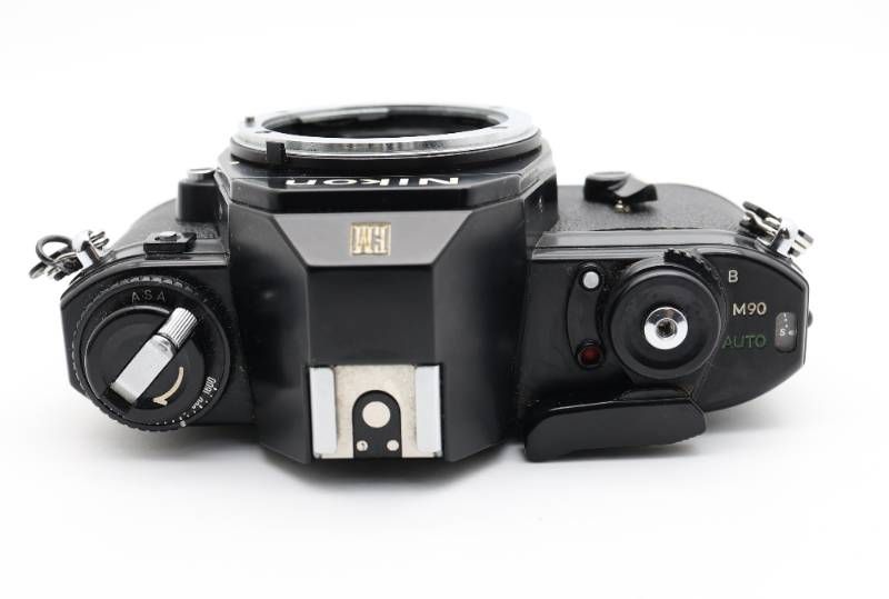 □完動品 Nikon EM フィルム一眼レフカメラ - メルカリ