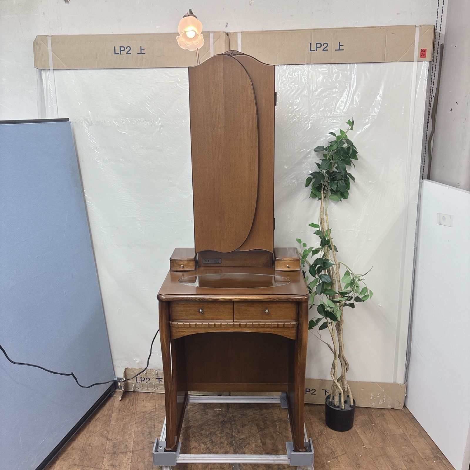 I634 名古屋市近郊配送設置無料！ 最高級！ROYAL WOOD 3面鏡ドレッサー 
