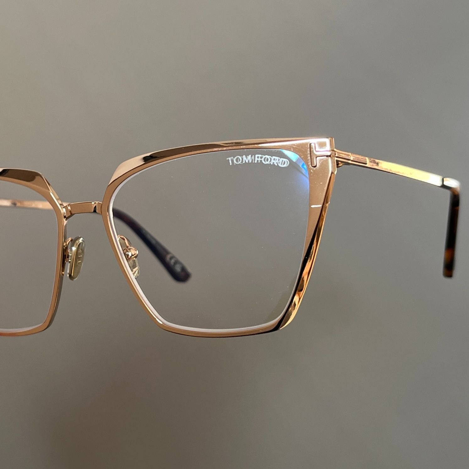 トムフォード メガネ キャットアイ ゴールド 金 ブラウン メタル フレーム トムフォード メガネ TOM FORD キャットアイ 眼鏡 ゴールド ブラウン