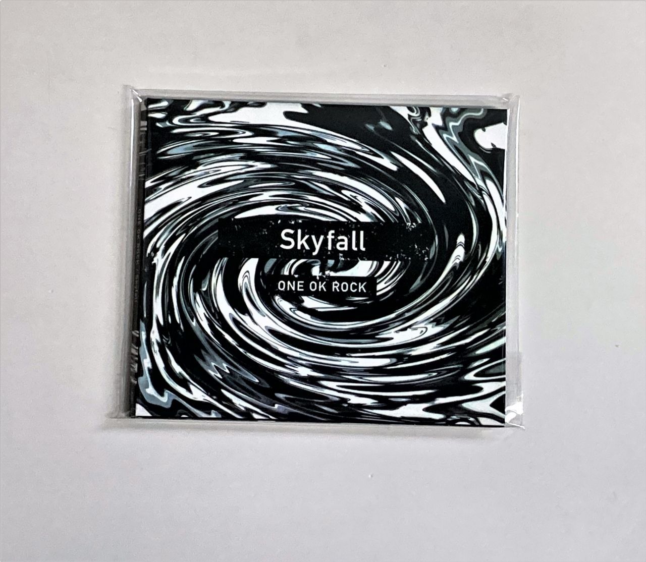 ONE OK ROCK Skyfall ライブ会場限定CD ty~ - メルカリ