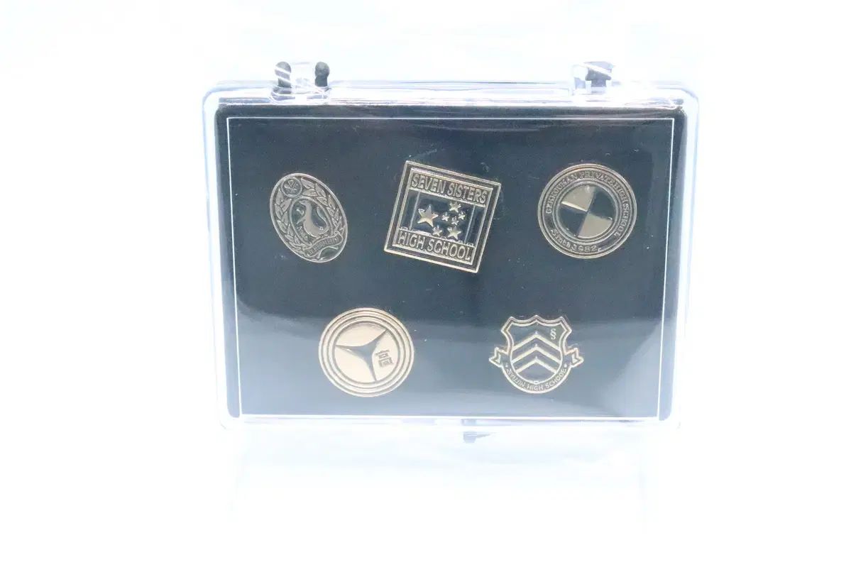 ペルソナ 25周年記念 スクール エンブレム ピンバッジ セット - メルカリ