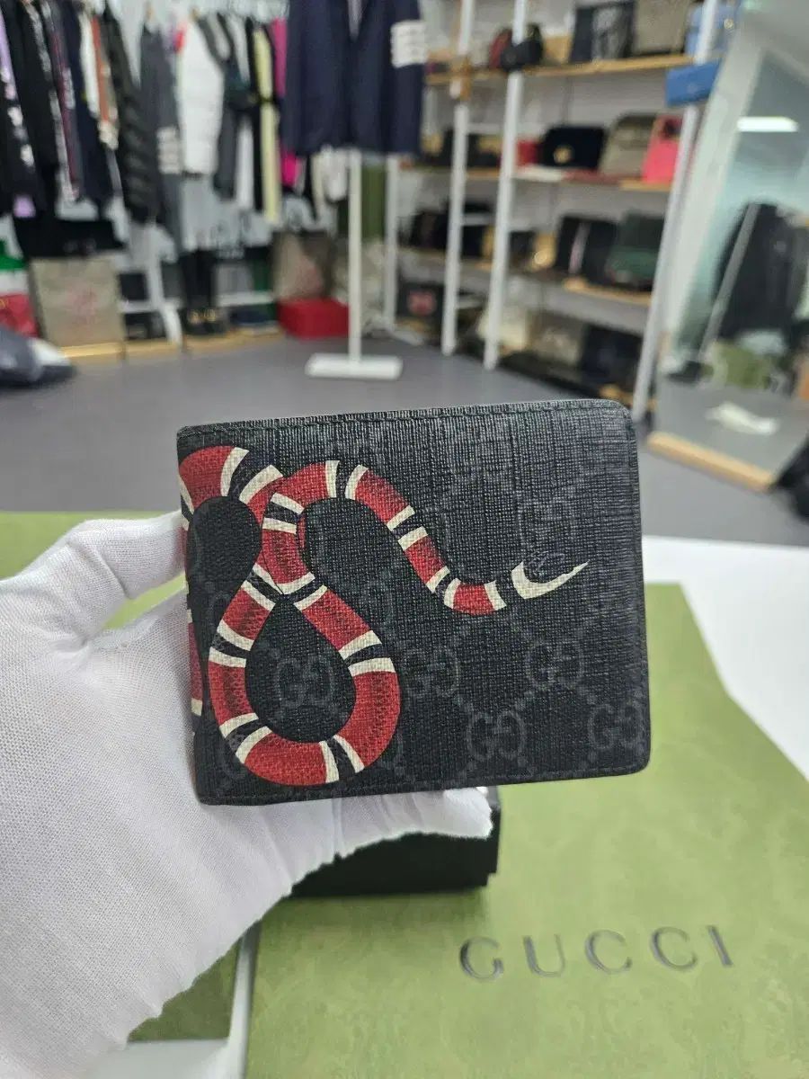 美品】GUCCI キングスネーク 折りたたみ財布 GUCCI キングスネーク 二