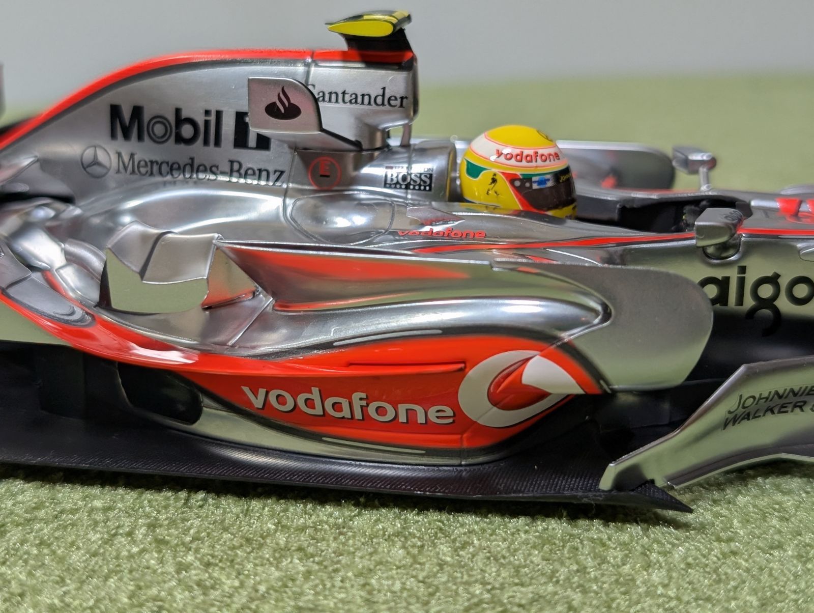 ミニチャンプス 1/18マクラーレンMP4/22 ルイス・ハミルトン F1 模型