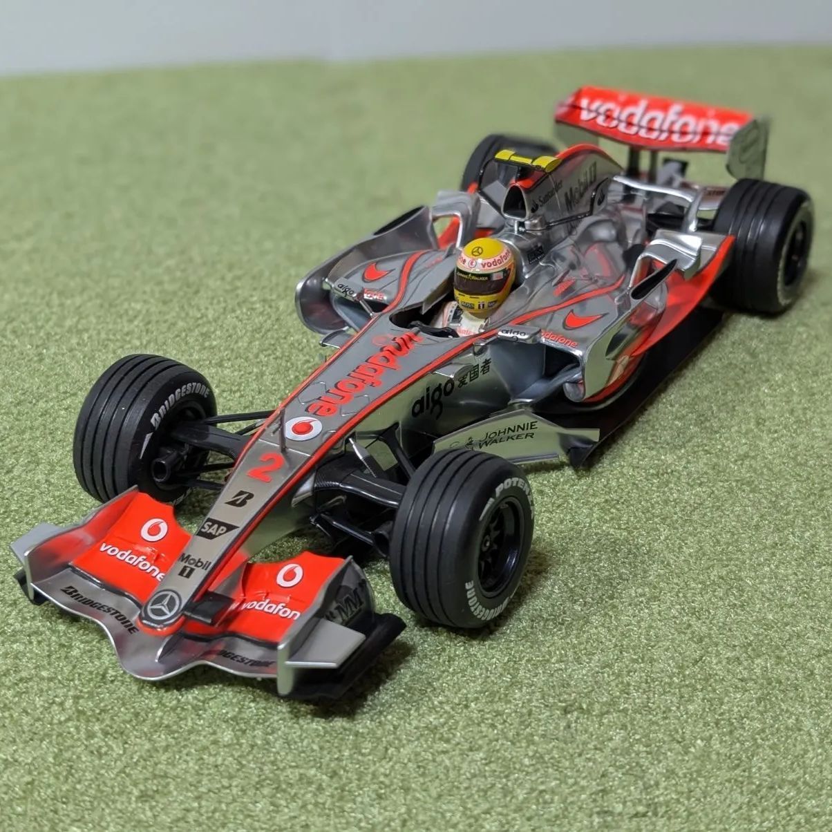 ミニチャンプス 1/18マクラーレンMP4/22 ルイス・ハミルトン F1 模型