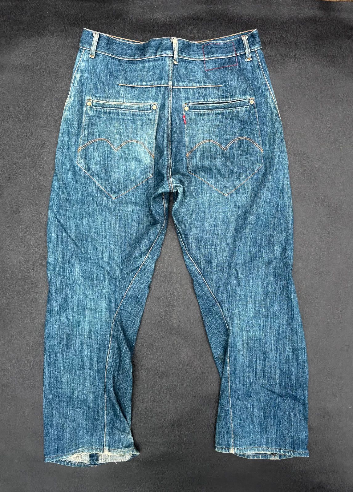 2001ss Levi