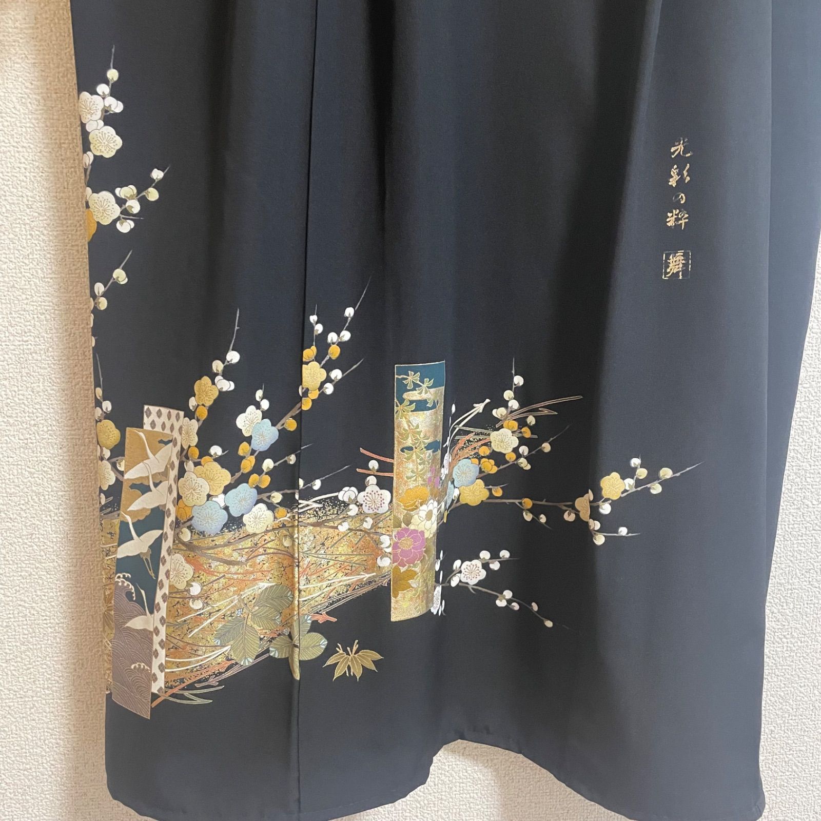 着物リメイク ワンピース黒留袖 正絹 落款 作家物 鶴 花柄 - メルカリ