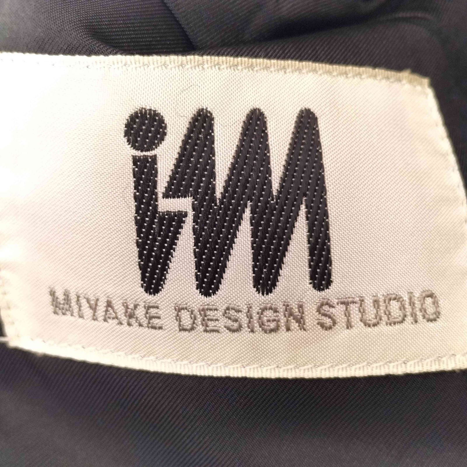 イッセイミヤケデザインスタジオ im ISSEY MIYAKE DESIGN STUDIO