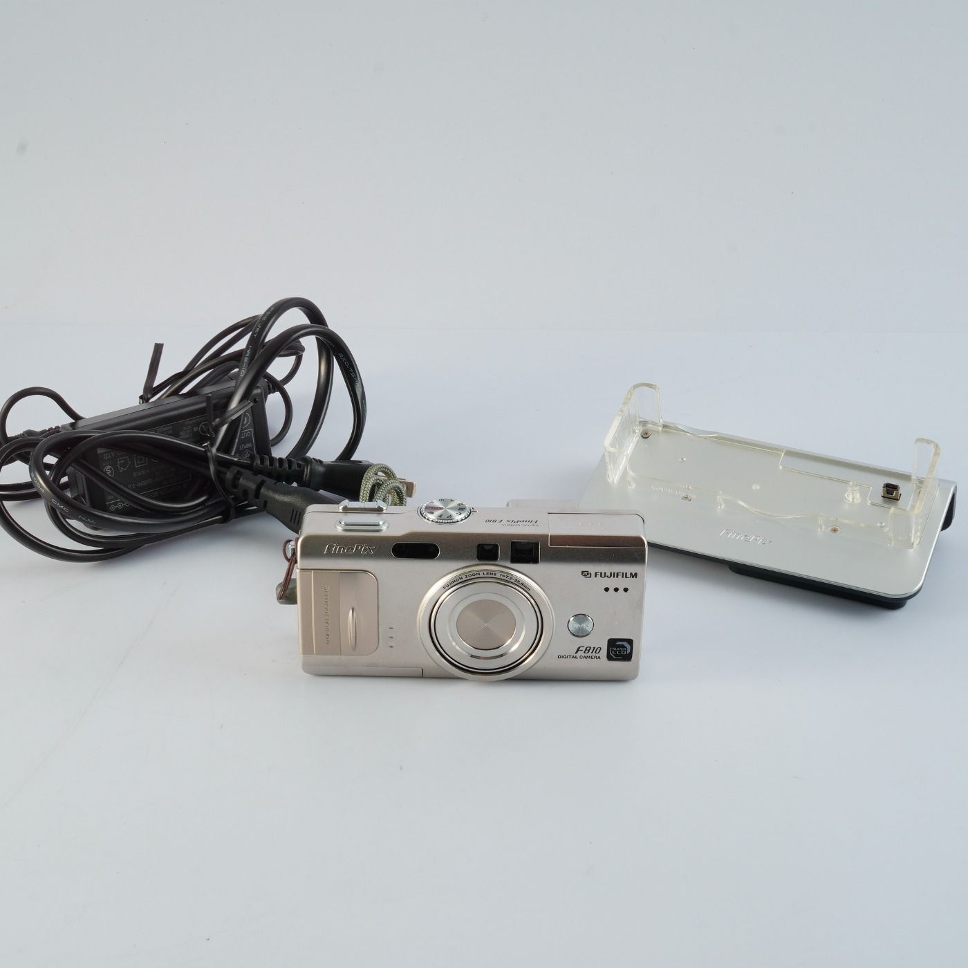 FUJIFILM 富士フィルム FinePix F810 + XD 2GB コンパクトデジタル 