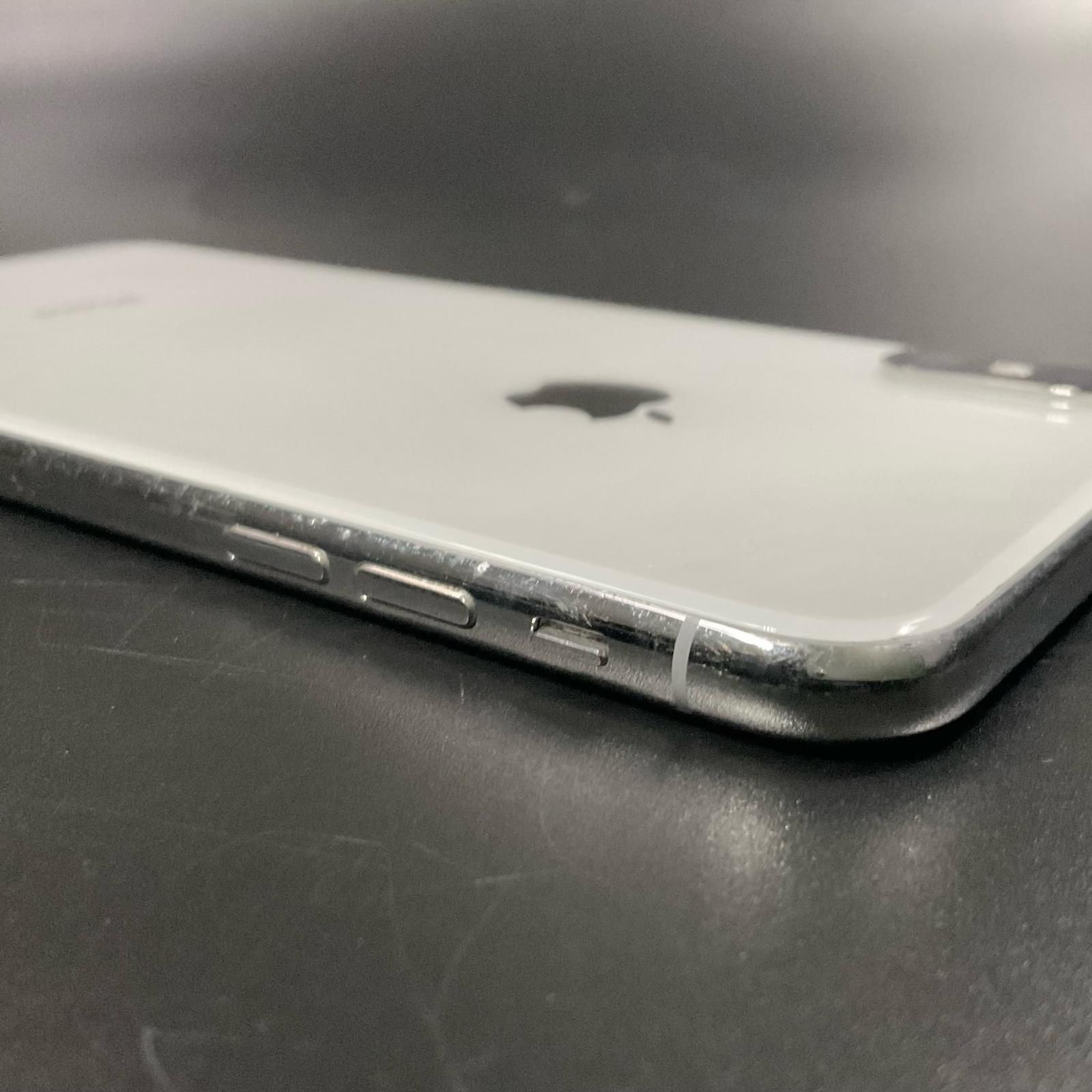 最速発送】 iPhone XS Max 64GB シルバー docomo 白ロム【難有】 74