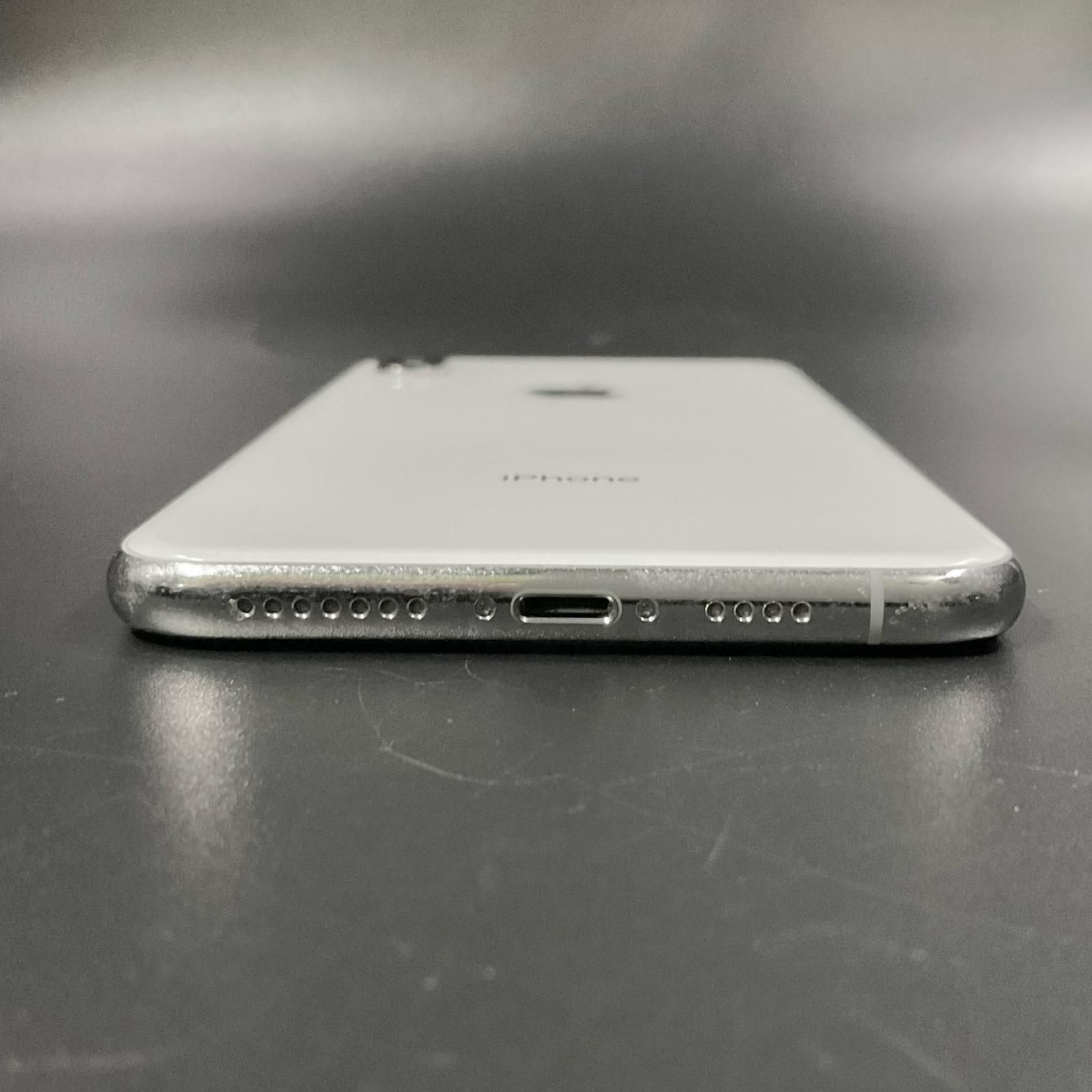 最速発送】 iPhone XS Max 64GB シルバー docomo 白ロム【難有】 74