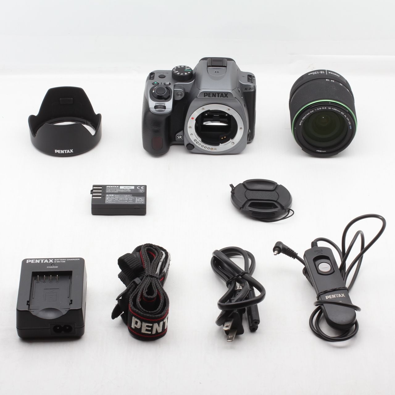 美品】PENTAX K-70 レンズキット シルキーシルバー 18-135 WR付属