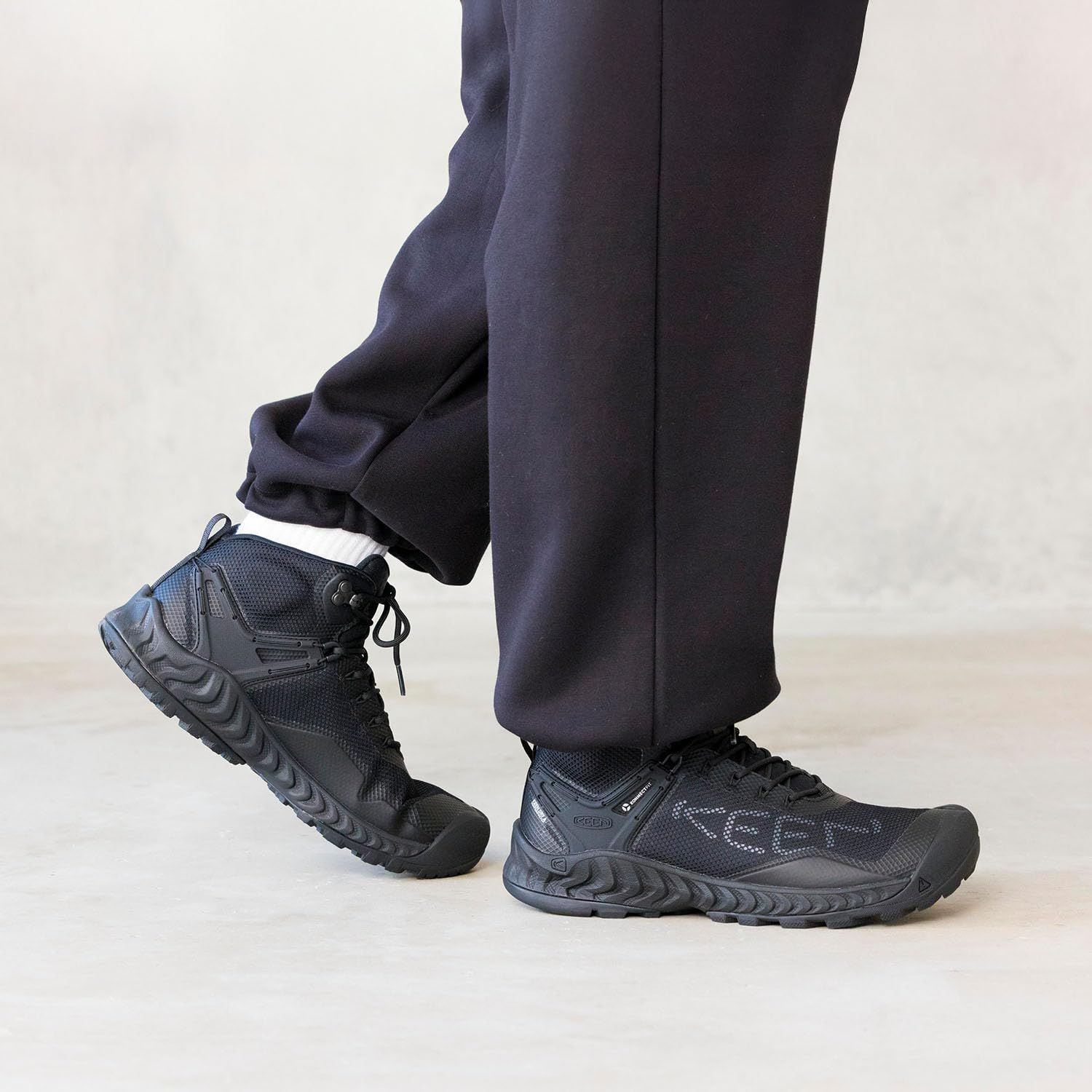 新品 [キーン] トレッキングシューズ NXIS EVO MID WP ネクシス エヴォ