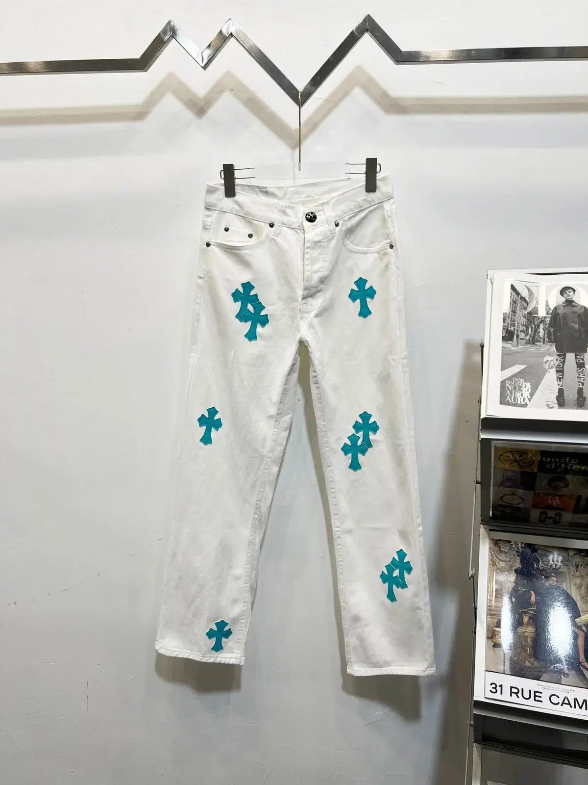 お得，新作登場】 CHROME HEARTS クロムハーツ デニム ズボン 十字ロゴ 