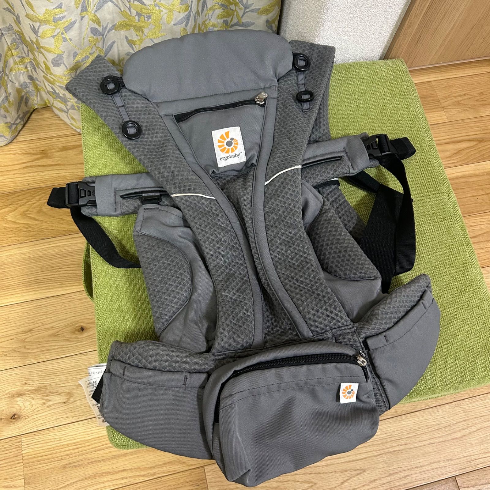 最上位モデル Ergobaby オムニブリーズ 抱っこ紐 グラファイトグレー 美品 エルゴベビー オムニブリーズ 抱っこ紐 グレー オムニブリーズ