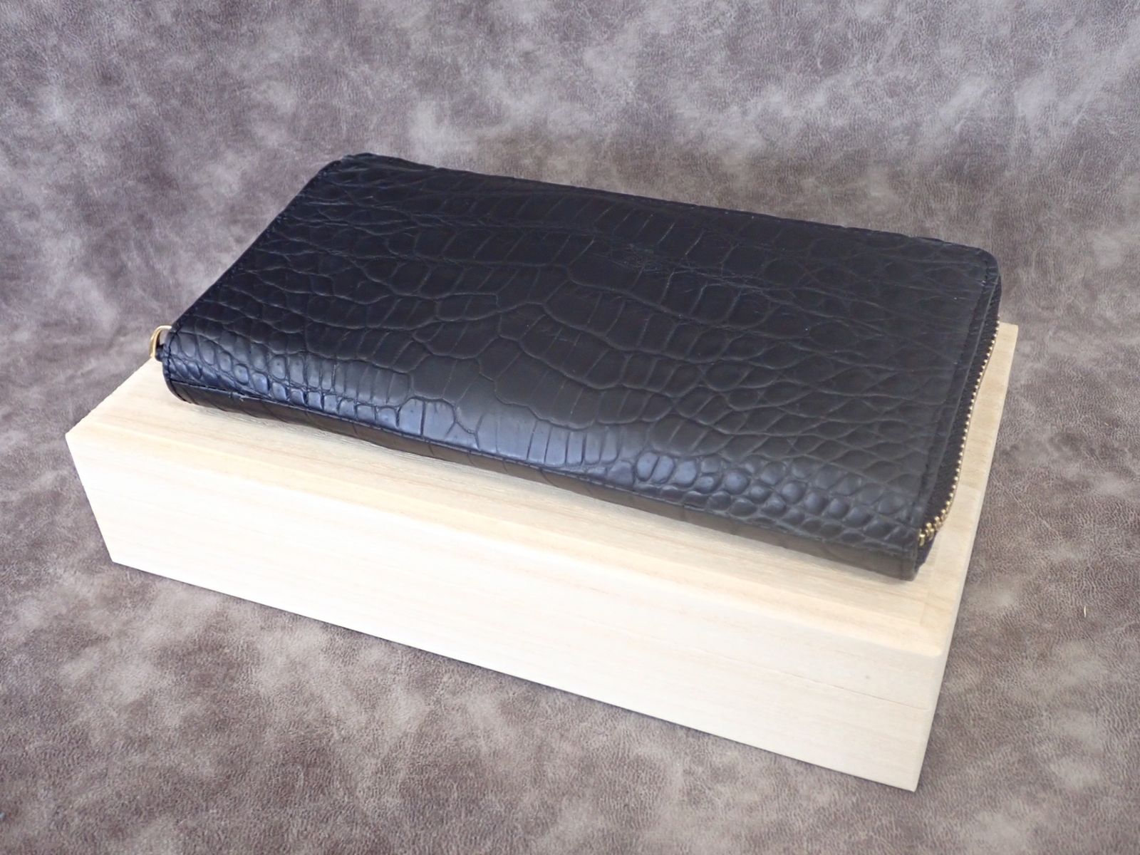 未使用 美品 高級クロコダイル財布 マット加工 ブラック ヘンローン社