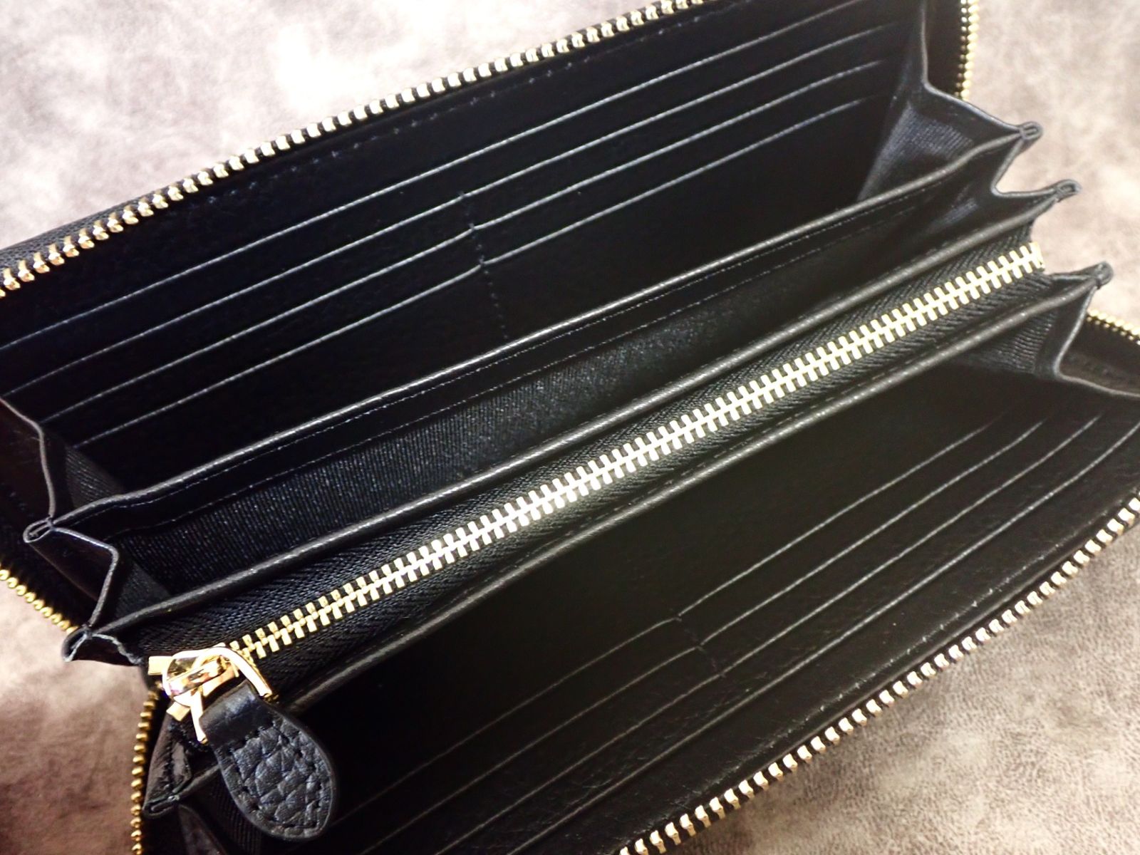 未使用 美品 高級クロコダイル財布 マット加工 ブラック ヘンローン社