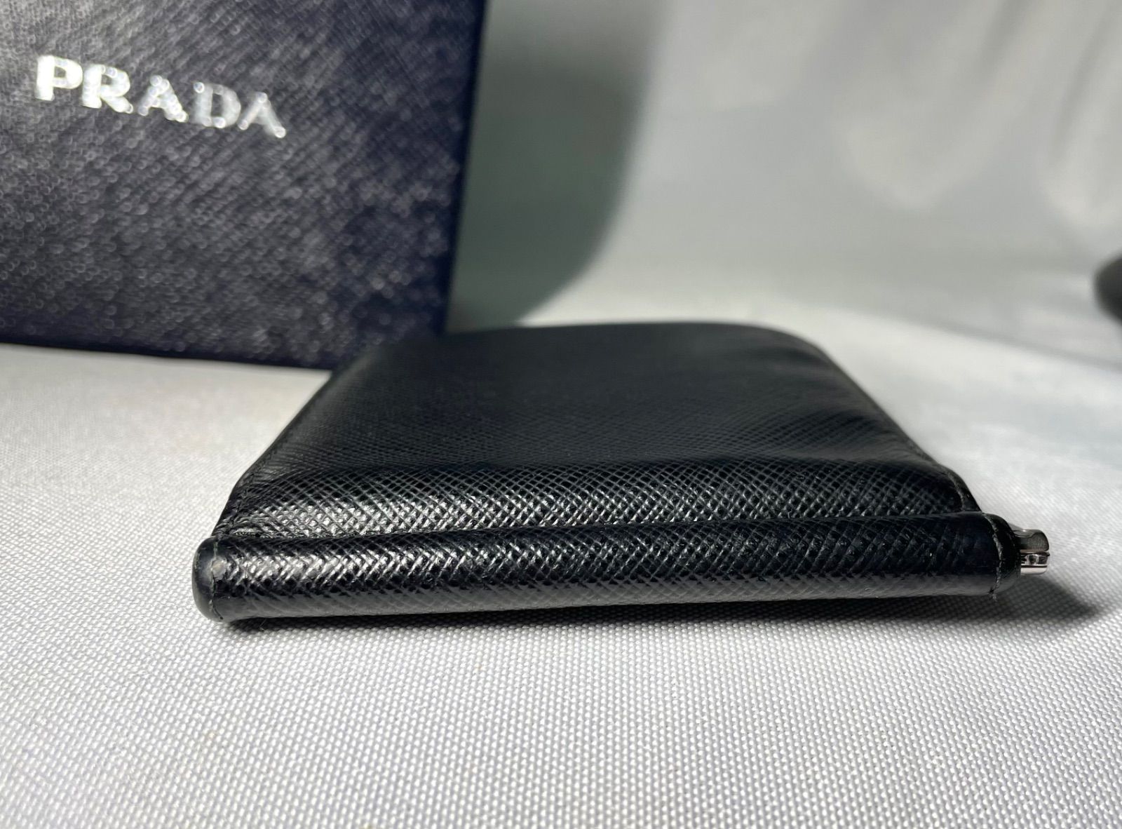 PRADA プラダ マネークリップ サフィアーノ レザー ブラック PRADA プラダ サフィアーノ ブランドロゴ ブラックレザー